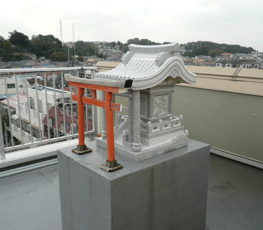 石　置物　稲荷　石宮 Amazon.co.jp: お稲荷さん きつね キツネ 狐 一対 10寸 お稲荷 お狐様